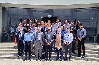 Technische Spitzenleistungen und Zusammenarbeit: Eine hochrangige Delegation steht vor einem der wichtigsten Infrastrukturprojekte Indiens, das einen Meilenstein in den österreichisch-indischen Wirtschaftsbeziehungen darstellt.